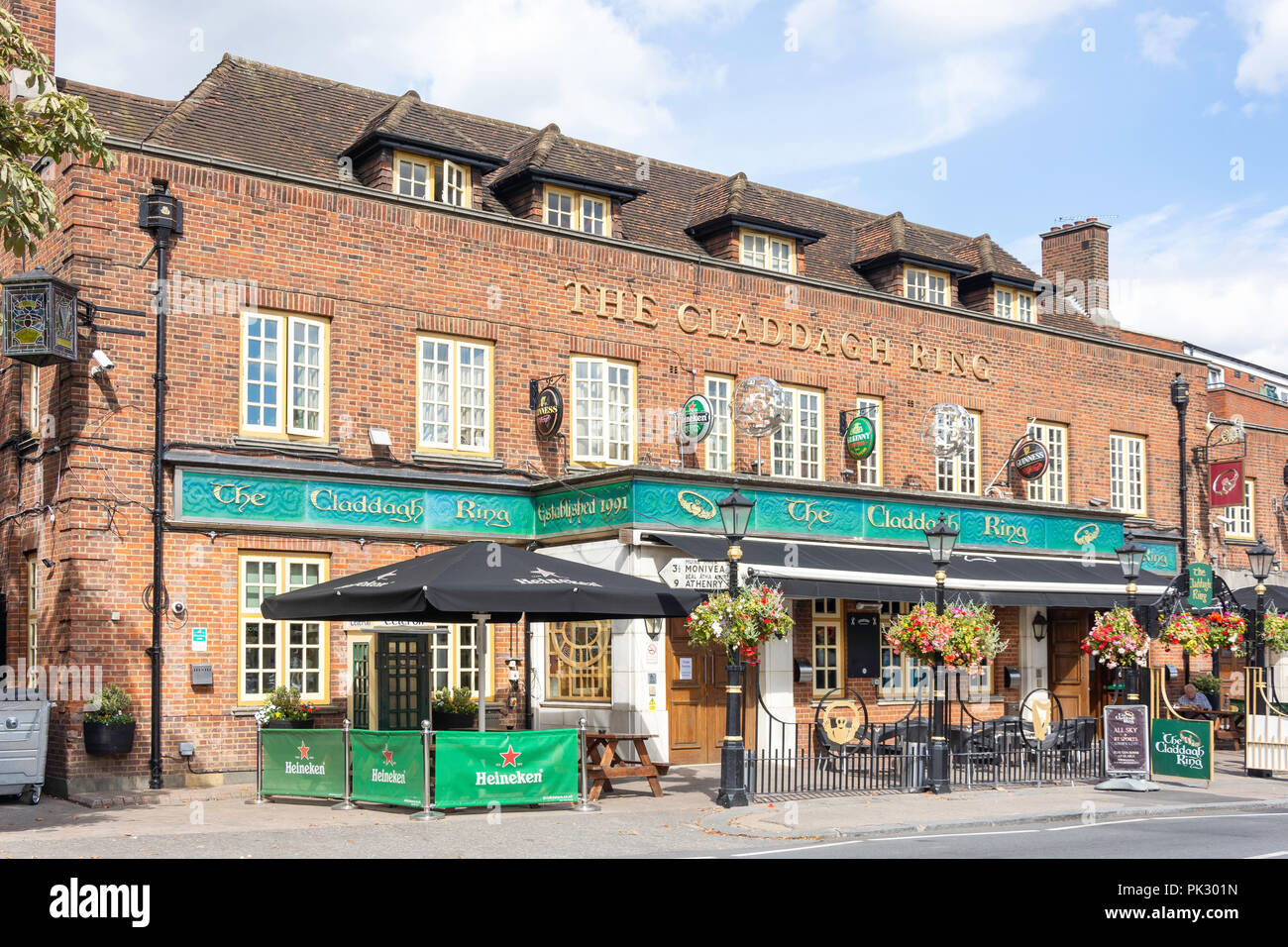 The Claddagh Ring Pub, Church Road, Hendon, London Borough of Barnet, Greater London, England, United Kingdom Stock Photo