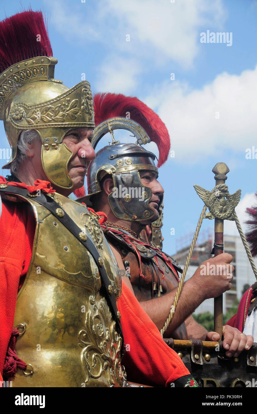 Italy, Lazio, Rome, Colosseum, gladiators Stock Photo - Alamy