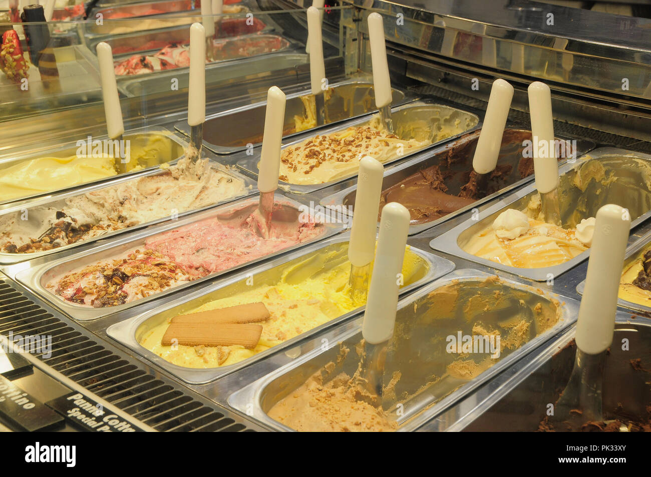 Italy, Lazio, Rome, Organic gelati by Origini Gelateria near Pantheon