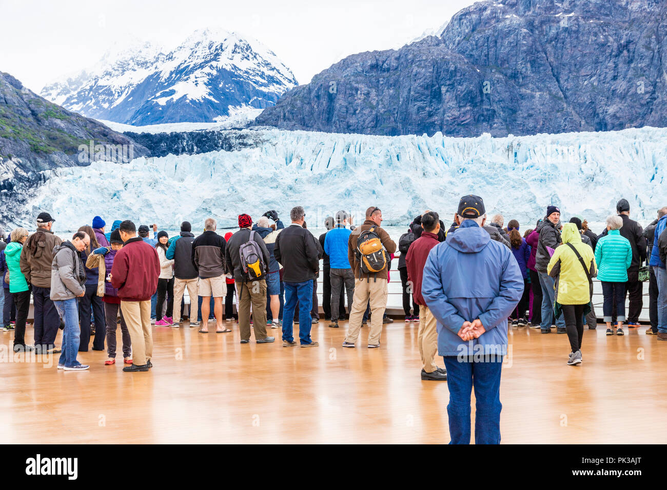 Passengers on Holland America Line Cruises 'Nieuw Amsterdam' enjoying a close view of the Margerie Glacier in the Tarr Inlet of Glacier Bay, Alaska Stock Photo