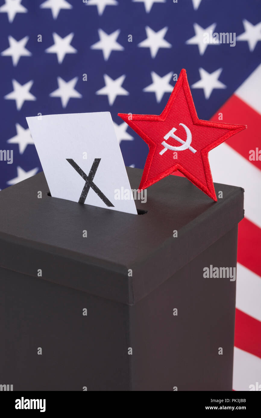 2020 US Presidential Election / Midterm elections America 2022. Red Star / Socialists logo (patch) & ballot box. US Radical Left, American communism. Stock Photo
