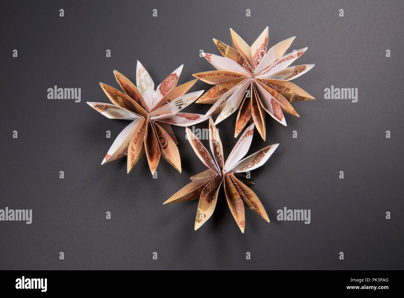 flowers origami banknotes Stock Photo - Alamy