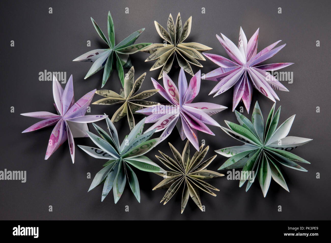 flowers origami banknotes Stock Photo - Alamy