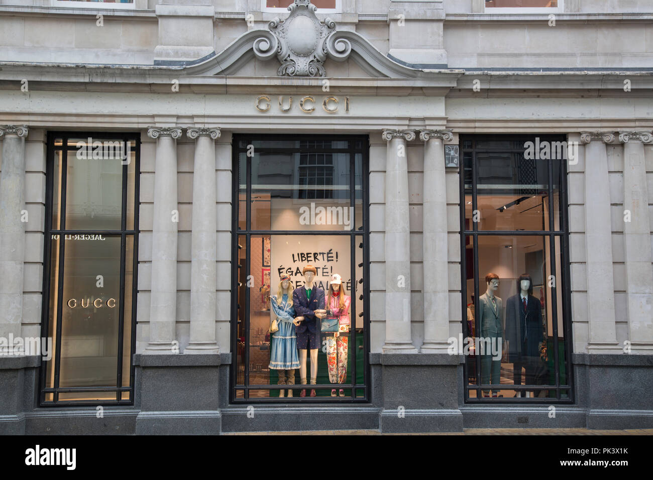 Begroeten schommel Spotlijster Gucci, Store; New Bond Street; London; England; UK Stock Photo - Alamy