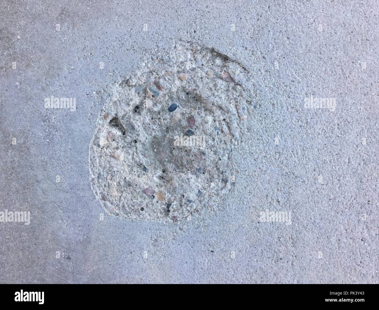 Chipped concrete hi-res stock photography and images - Alamy