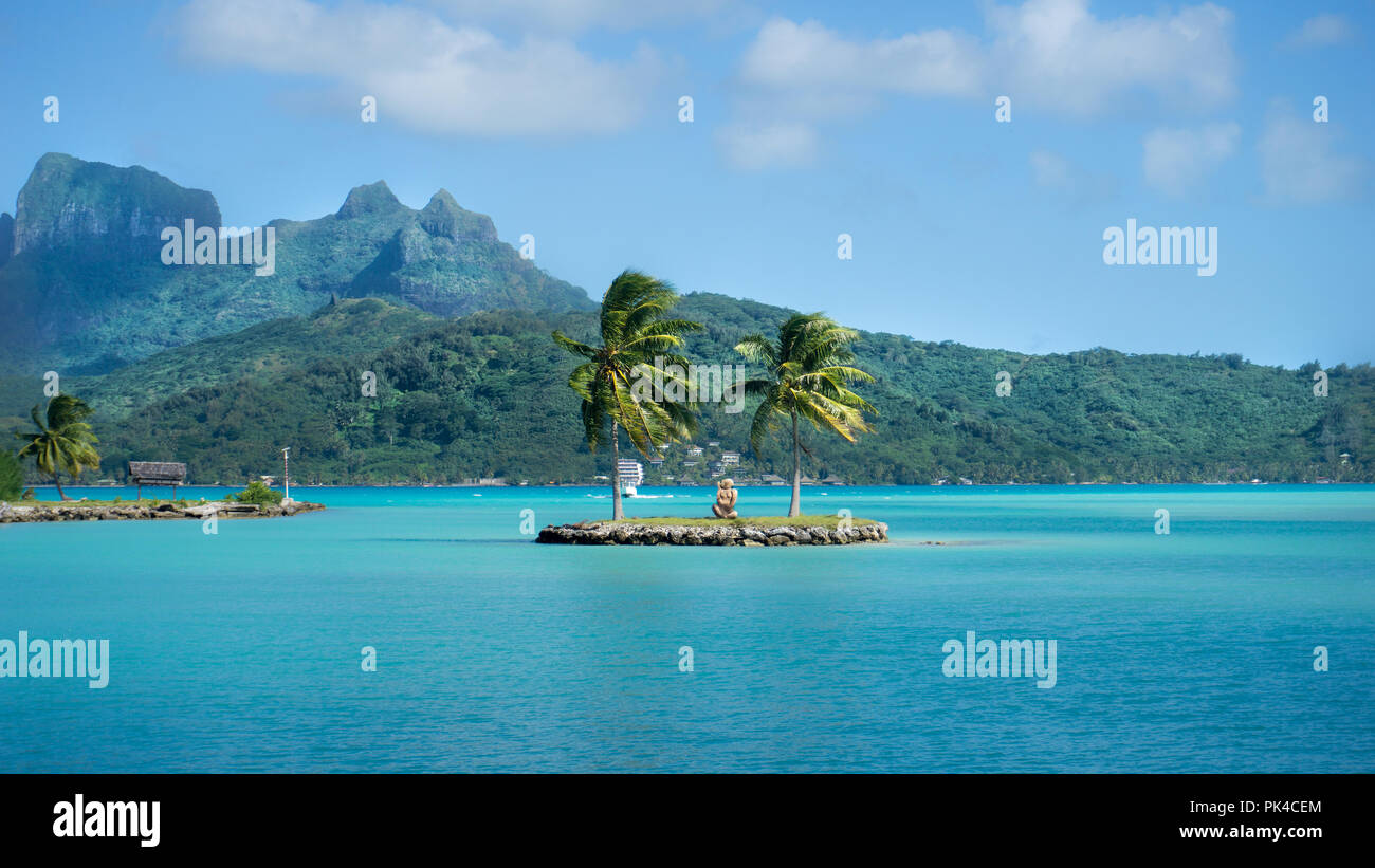 Tiki at bora bora island hi-res stock photography and images - Alamy