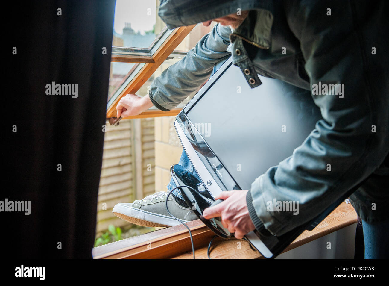 Housebreaking hi res stock photography and images Alamy