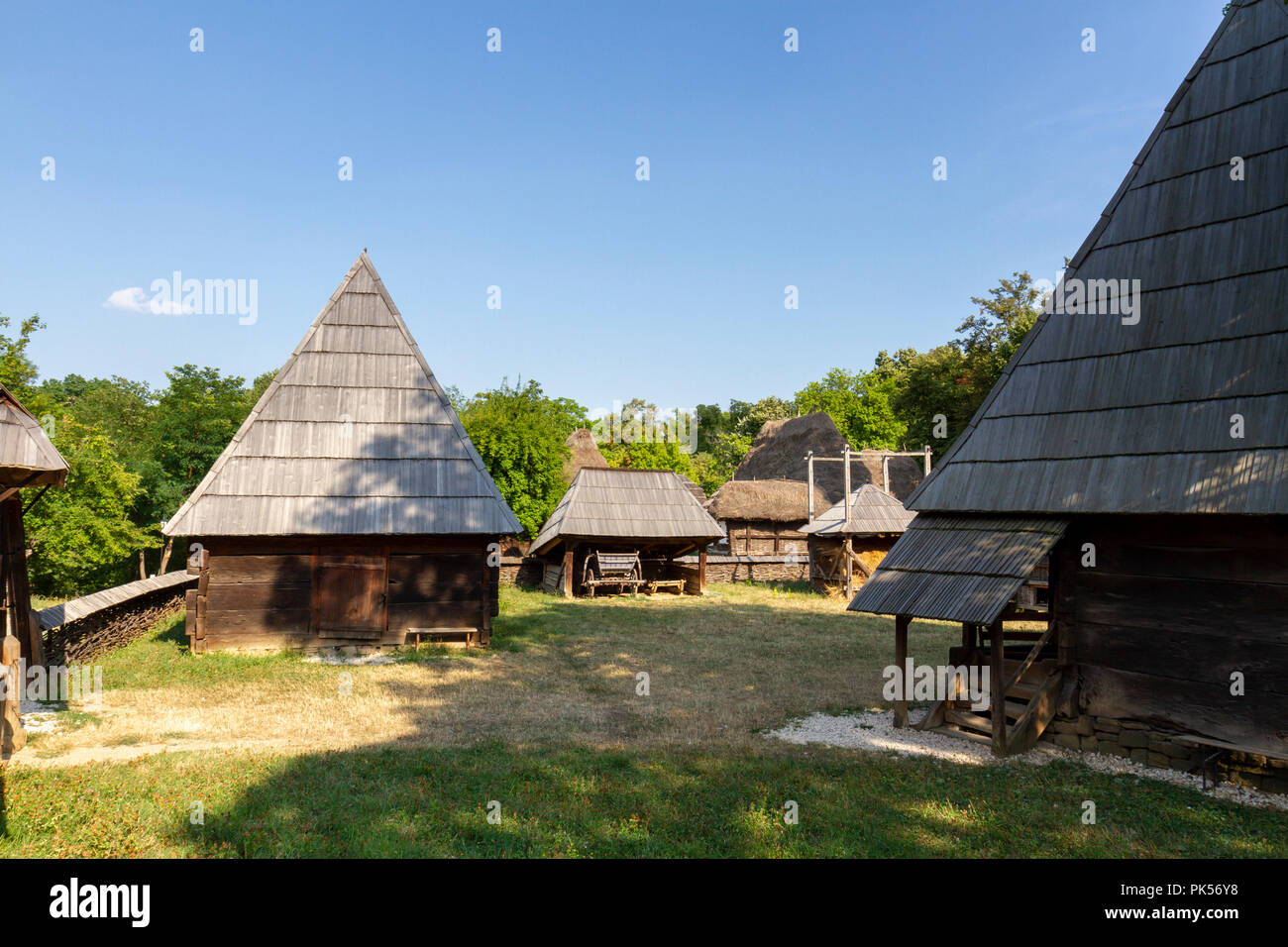 18th century farm house hi-res stock photography and images - Alamy