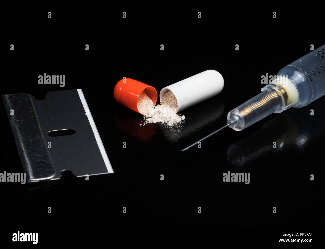 Razor blades with blood hires stock photography and images Alamy