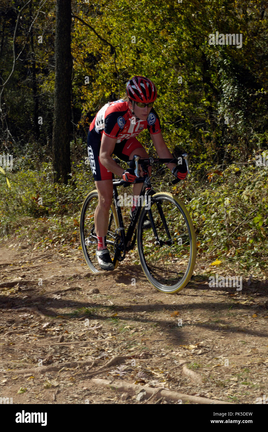Sue Haywood with VW / Trek during the cyclocross race at Ida Lee Park in  Leesburg Virginia Stock Photo - Alamy