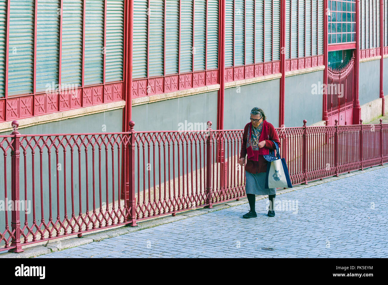 Porto, Mercado Ferreira Borges Stock Photo - Alamy