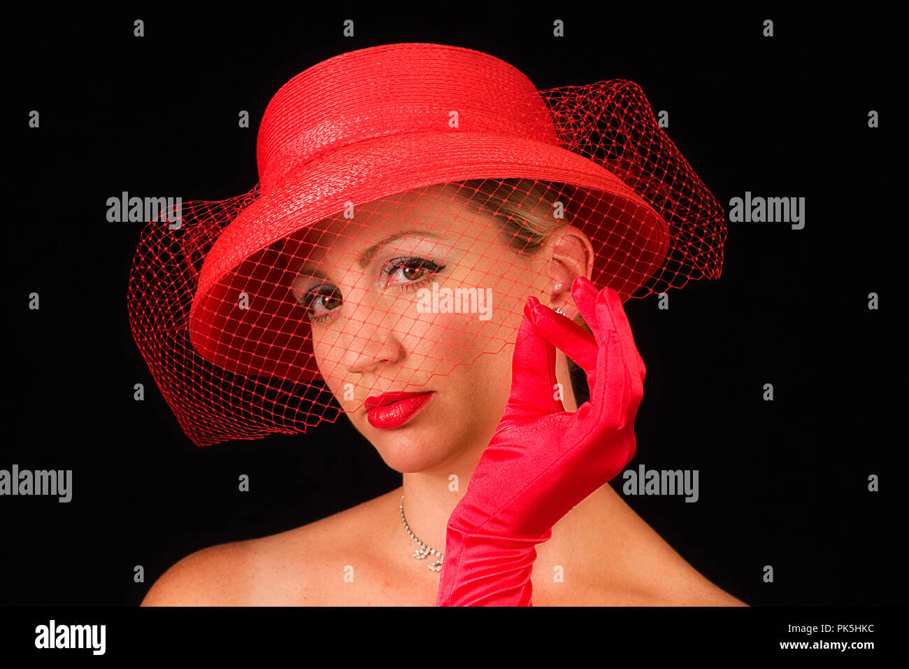 Woman hat veil vintage hi-res stock photography and images - Alamy