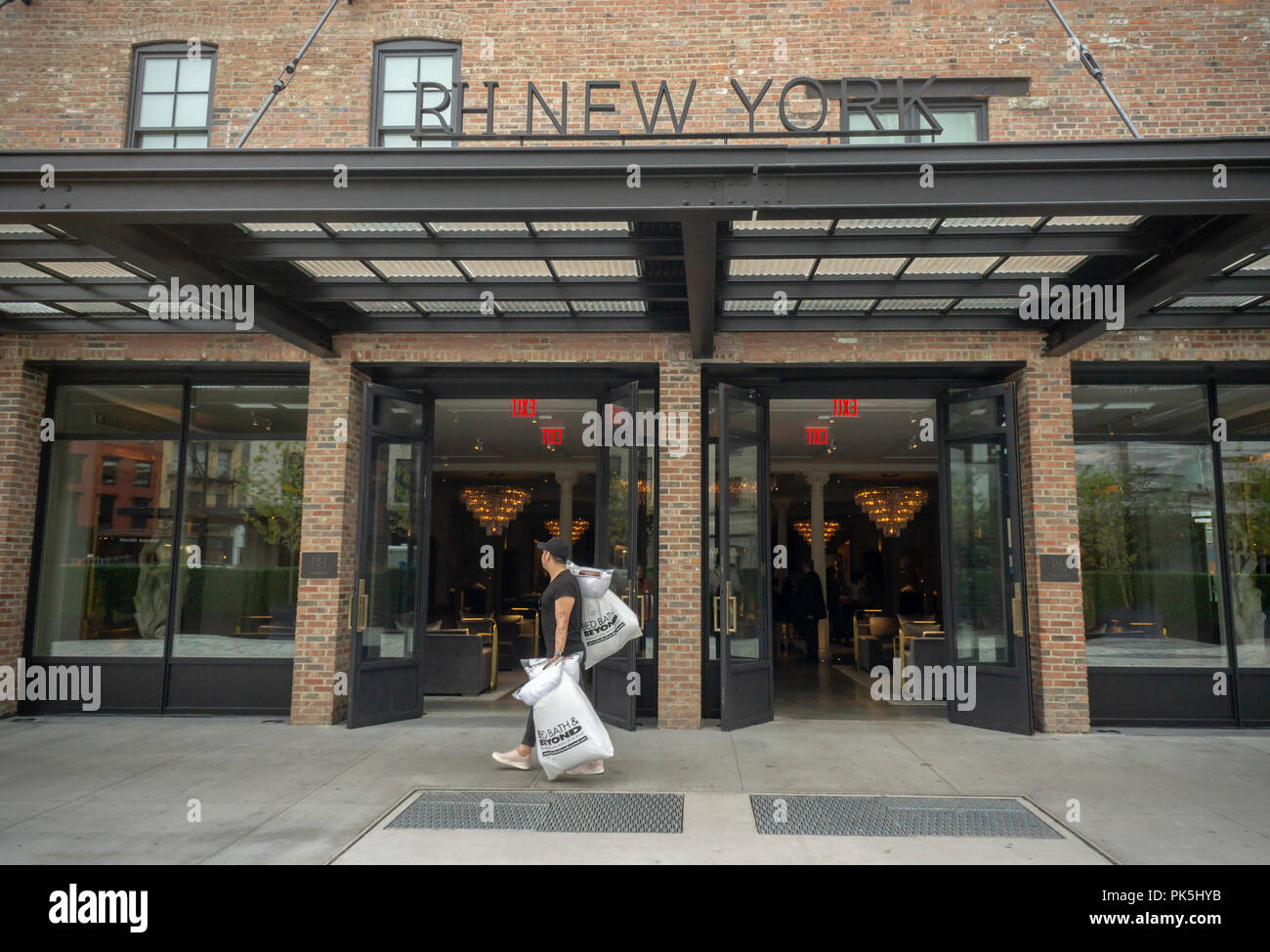 Restoration hardware store hires stock photography and images Alamy