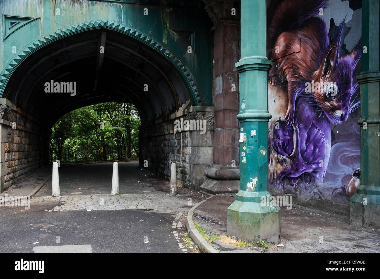 Kelvingrove Bridge and graffiti Stock Photo