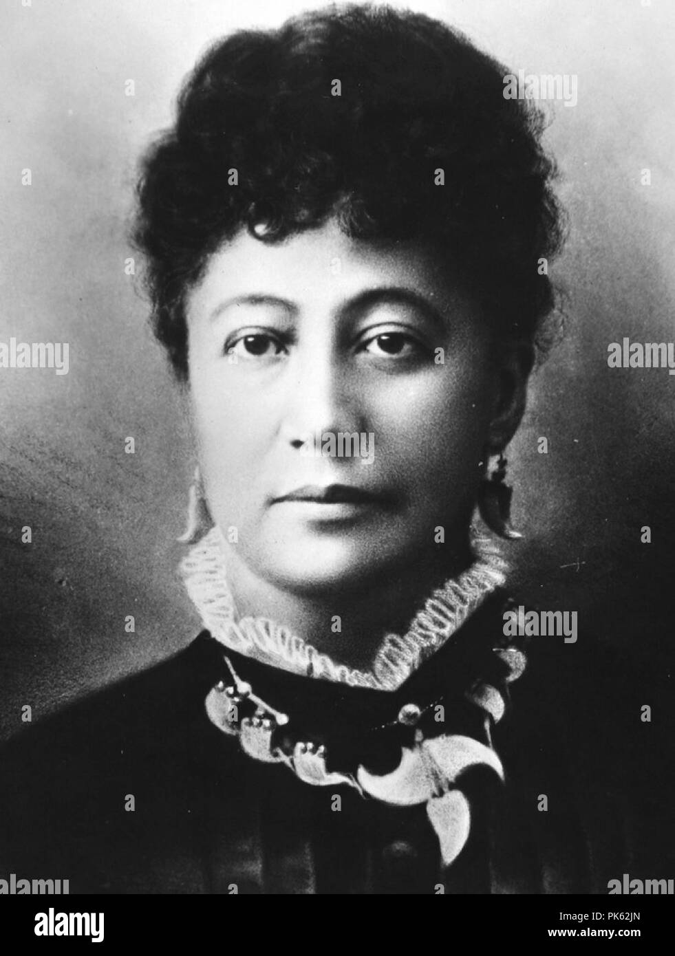 Bernice Pauahi wearing necklace Stock Photo Alamy