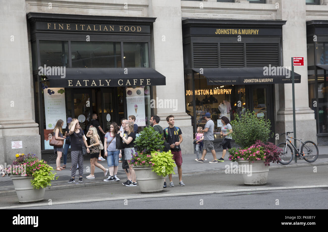 The Eataly store and Caffè Lavazza at 200 5th Avenue in the Flatiron