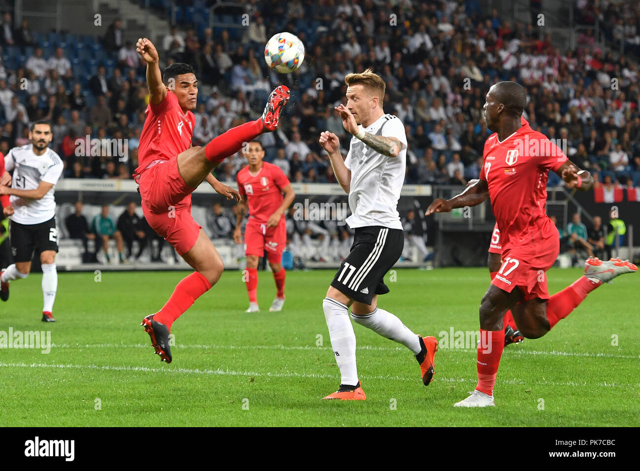 Marco REUS (GER), action, duels versus Anderson SANTAMARIA (PER), re: Luis ADVINCULA (PER). Soccer Laenderspiel, Germany (GER) -Peru (PER) 2-1 on 09/09/2018 in Sinsheim/Wirsol Rhein-Neckar-Arena. DFB REGULATIONS PROHIBIT ANY USE OF PHOTOGRAPH AS IMAGE SEQUENCES AND/OR QUASI VIDEO. | usage worldwide Stock Photo