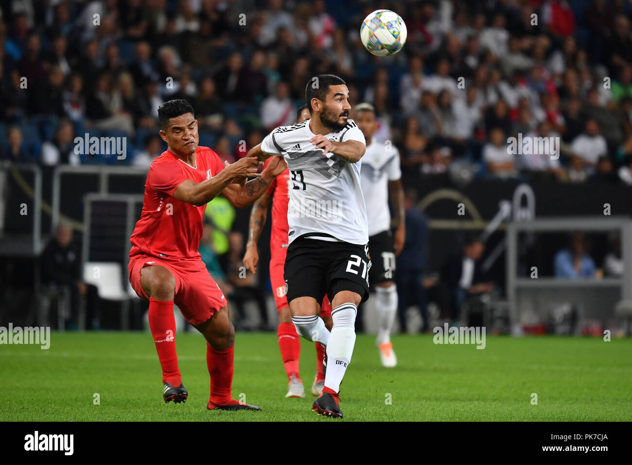 Ilkay GUENDOGAN (GER), action, duels.versus Anderson SANTAMARIA (PER). Soccer Laenderspiel, Germany (GER) -Peru (PER) 2-1 on 09/09/2018 in Sinsheim/Wirsol Rhein-Neckar-Arena. DFB REGULATIONS PROHIBIT ANY USE OF PHOTOGRAPH AS IMAGE SEQUENCES AND/OR QUASI VIDEO. | usage worldwide Stock Photo