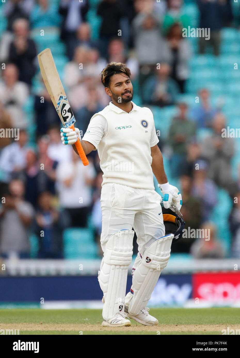 Kia Oval, London, UK. 11th Sep, 2018. Specsavers International Test Match  Cricket, 5th test, day 5; Rishabh Pant of India acknowledges the Oval  crowd's applause as he reaches his century Credit: Action