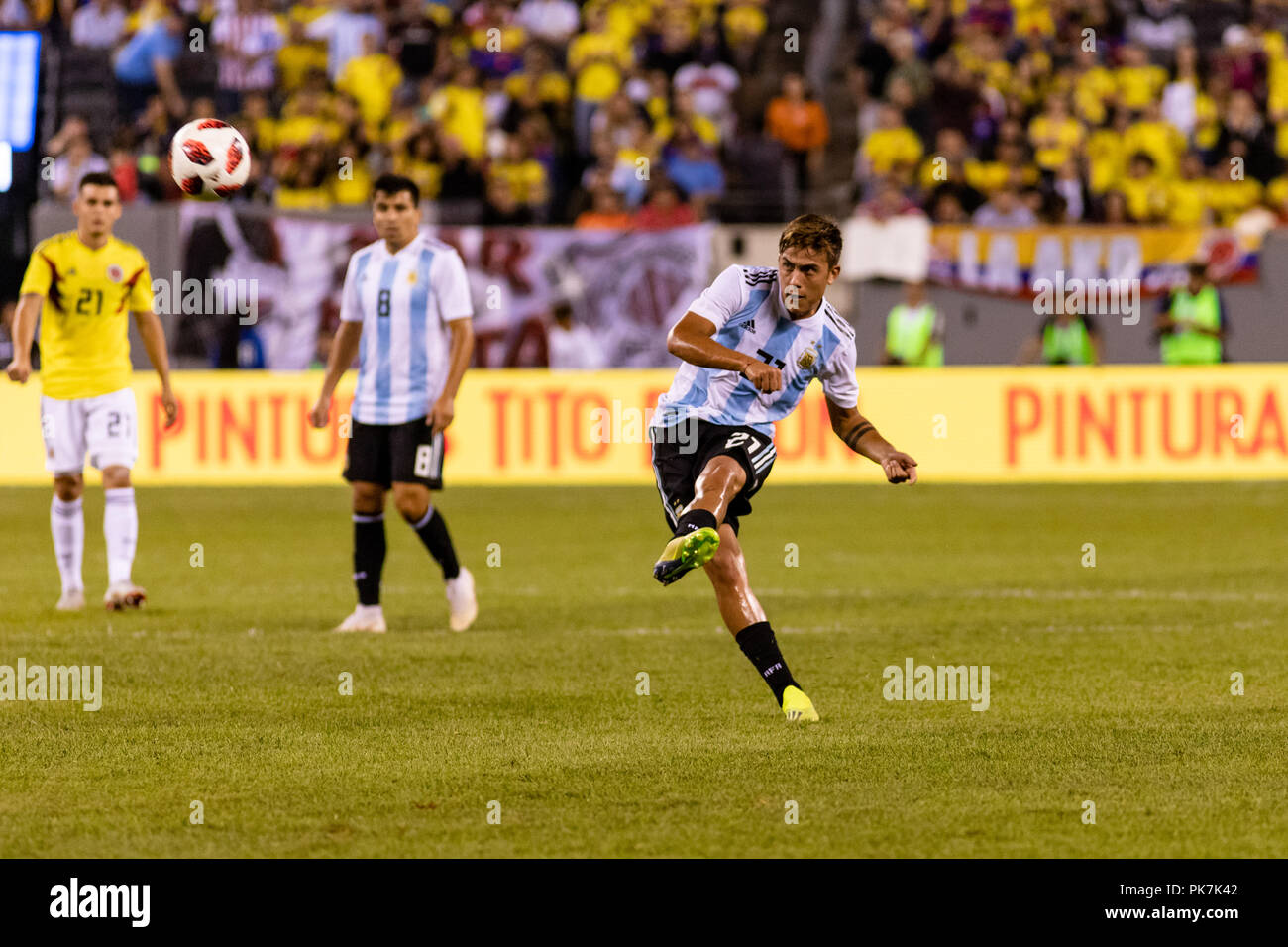 East Rutherford, NJ, USA. 11th Sept, 2018. Paulo Dybala (21) curls in a ball during the second half against Colombia at Metlife Stadium. © Ben Nichols/Alamy Live News. © Ben Nichols/Alamy Live News. Stock Photo