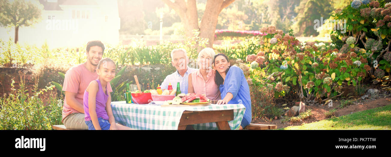 Indian family picnic table hi-res stock photography and images - Alamy