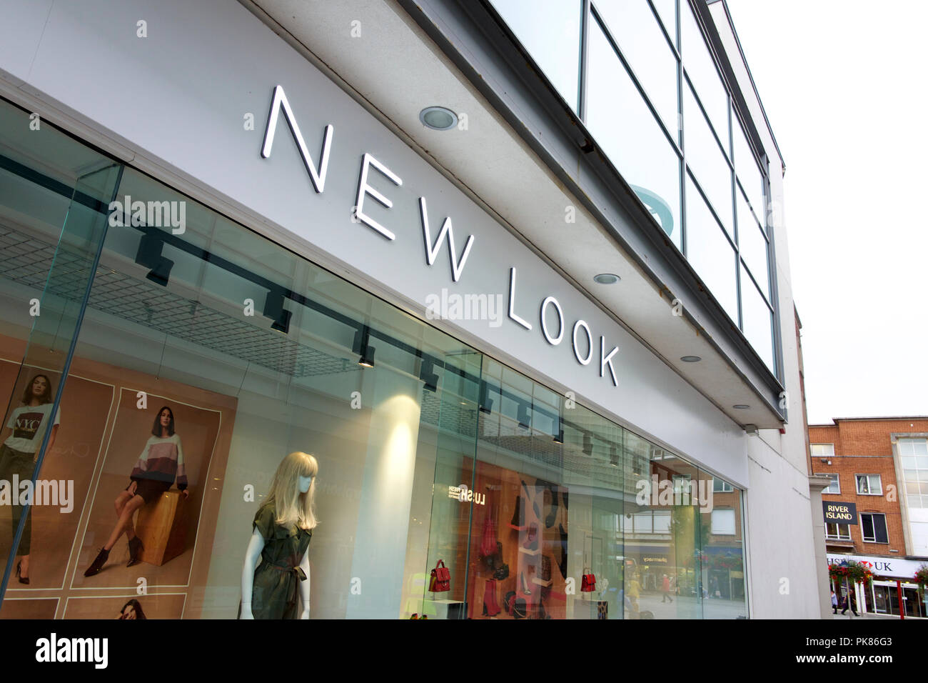 New look shop hi-res stock photography and images - Alamy