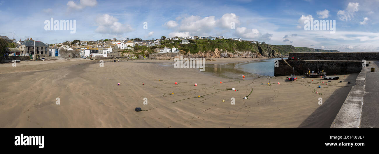Gorran Haven Harbour at low tide, Cornwall Stock Photo