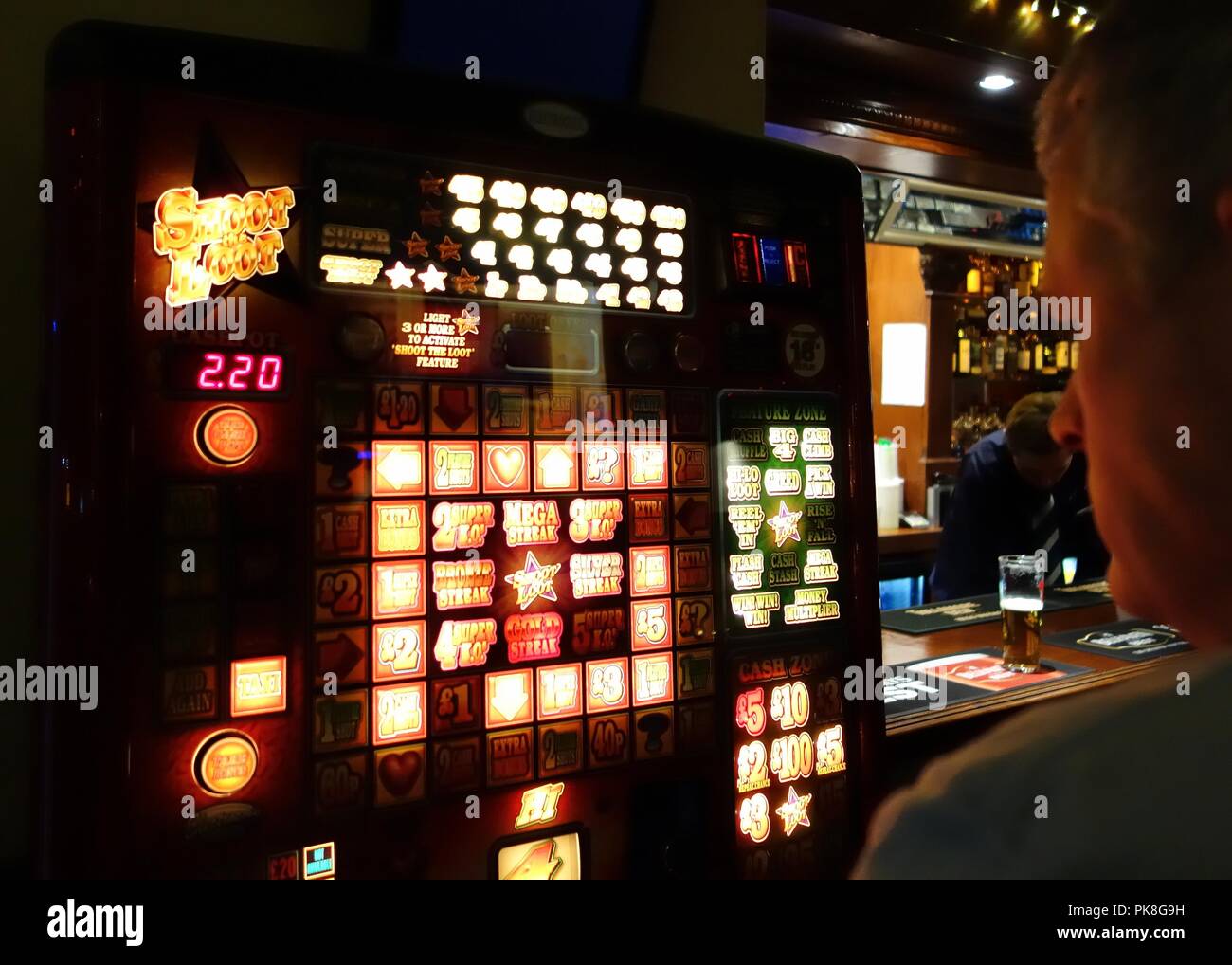 Playing game for prize hires stock photography and images Alamy