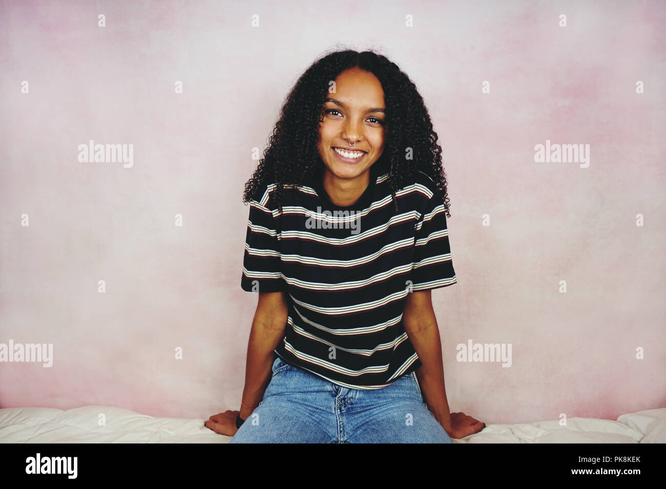 Black woman afro teenager hi-res stock photography and images - Alamy