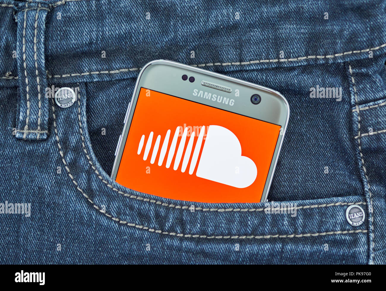 Sound cloud logo hires stock photography and images Alamy