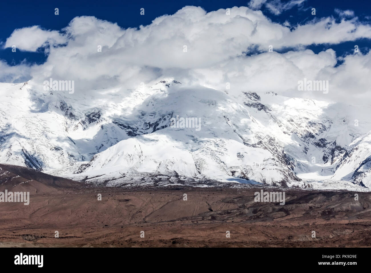 Pamir mountain range hires stock photography and images Alamy