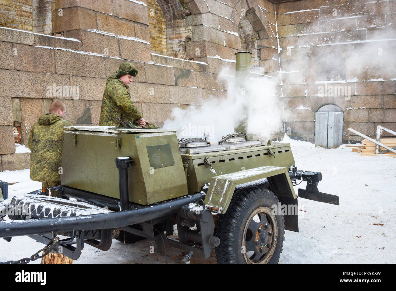 Military field kitchen hires stock photography and images Alamy