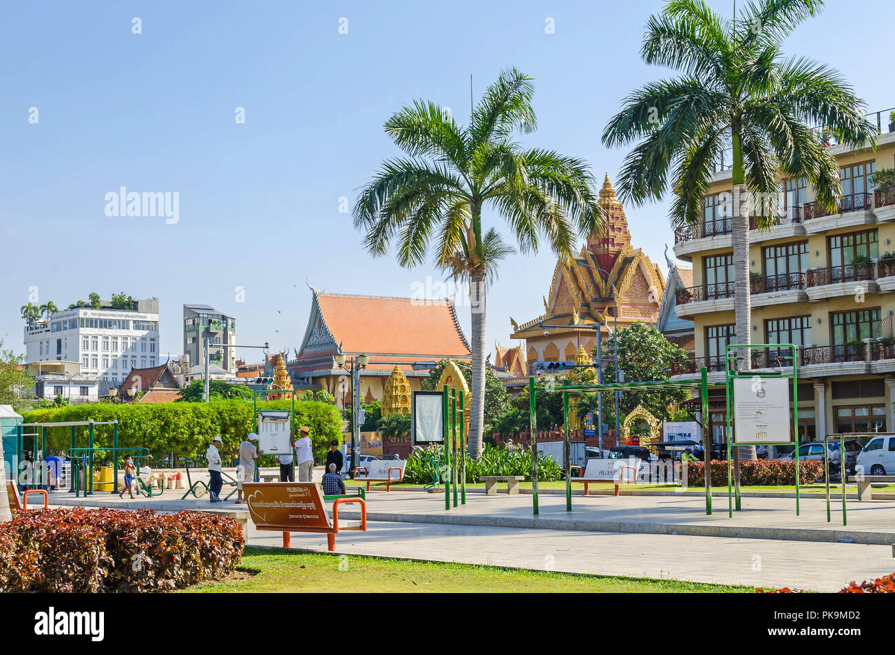 Phnom Penh, Cambodia - April 9, 2018: Preah Sisowath Quay - the boulevard running along the banks of the Mekong and Tonle Sap rivers and the most popu Stock Photo