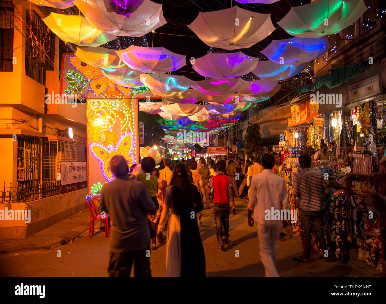 Durga puja,entry passage,stalls,venders,,Sreebhumi, Puja pandal,Kolkata,India. Stock Photo