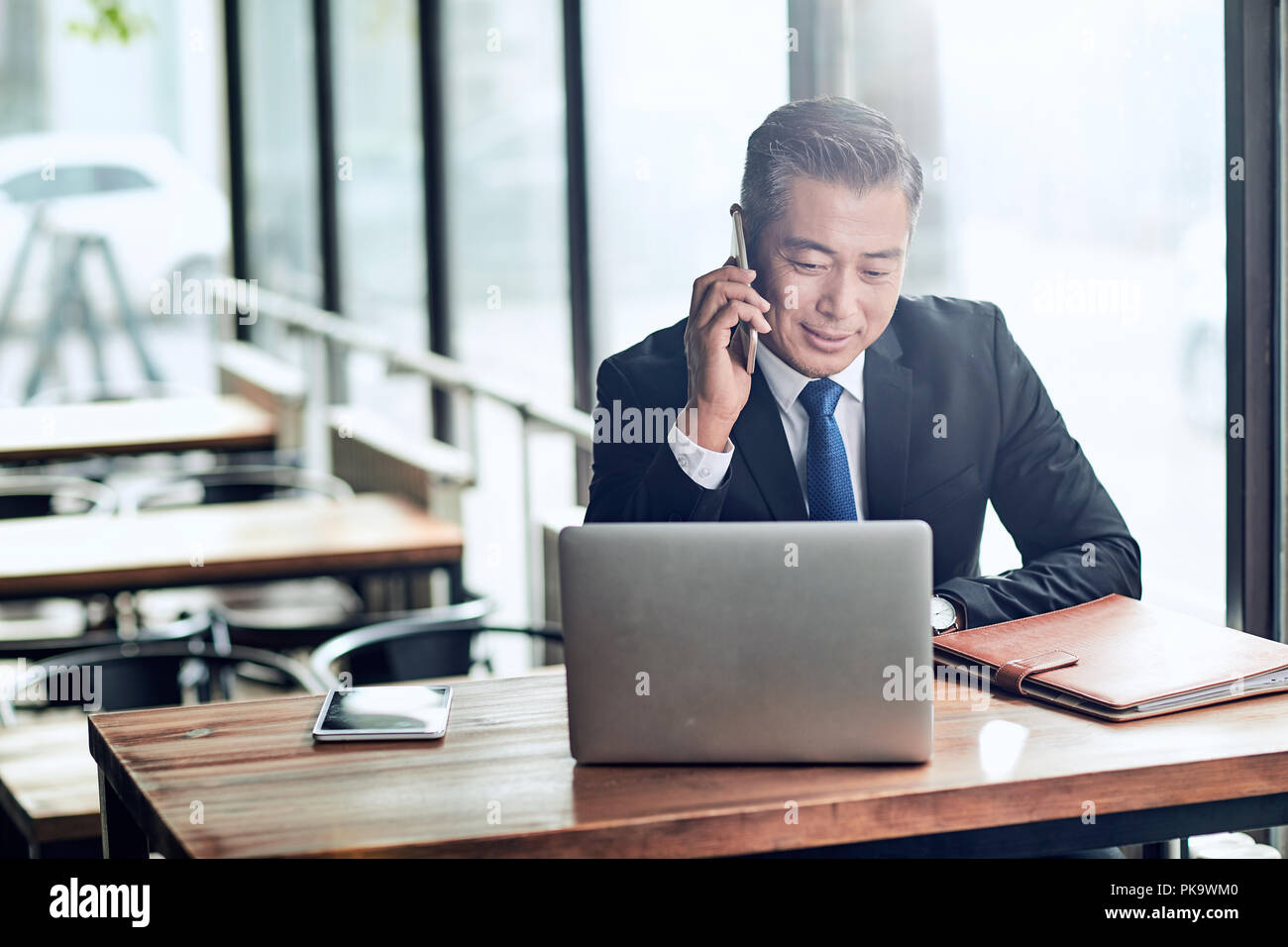 Business man make a phone call Stock Photo - Alamy
