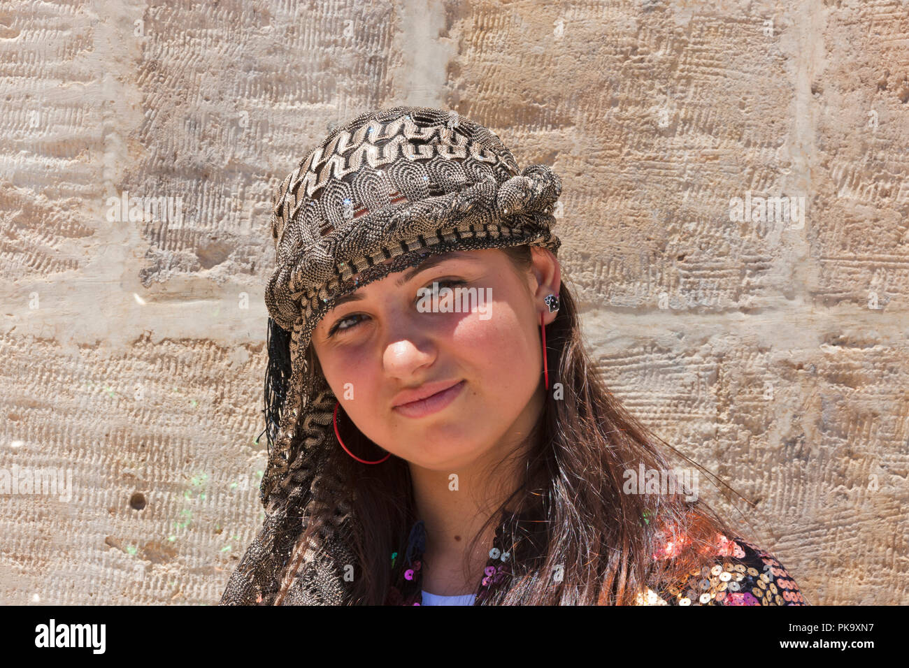 Woman in Halil-ur Rahman Mosque, Sanliurfa, Turkey Stock Photo