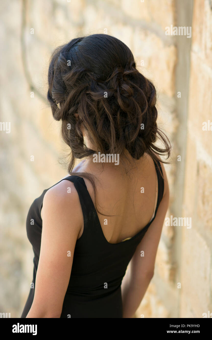 Black woman hair back view hi-res stock photography and images - Alamy