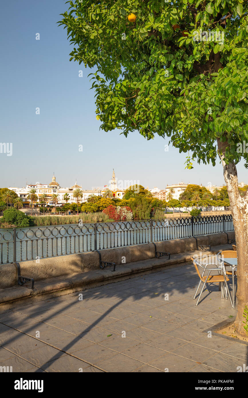 Seville waterfront hi-res stock photography and images - Alamy