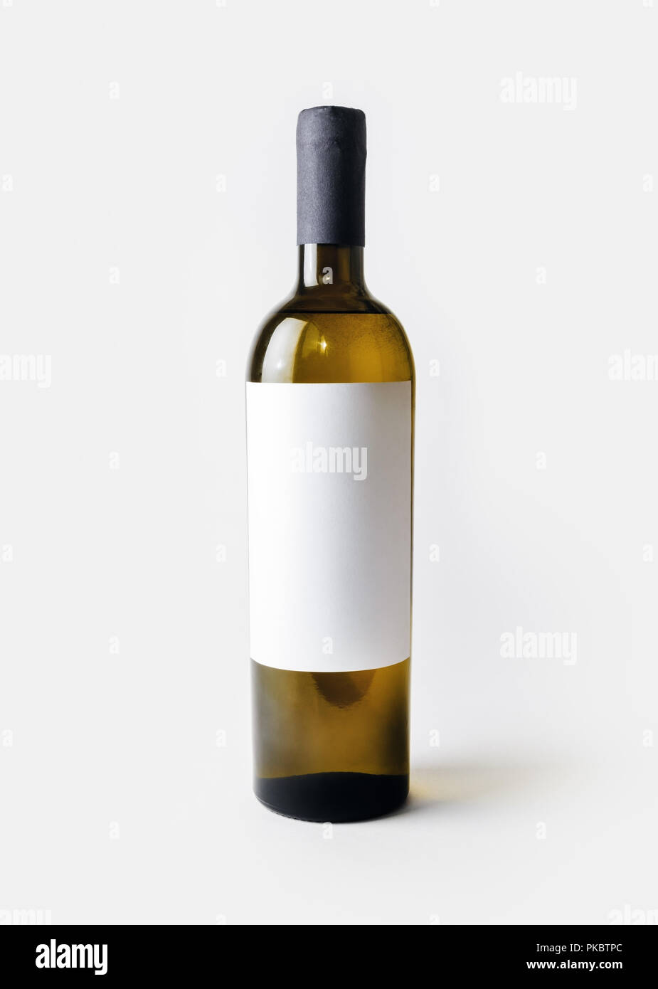 Wine bottle with blank label. Responsive design mockup Stock Photo Alamy