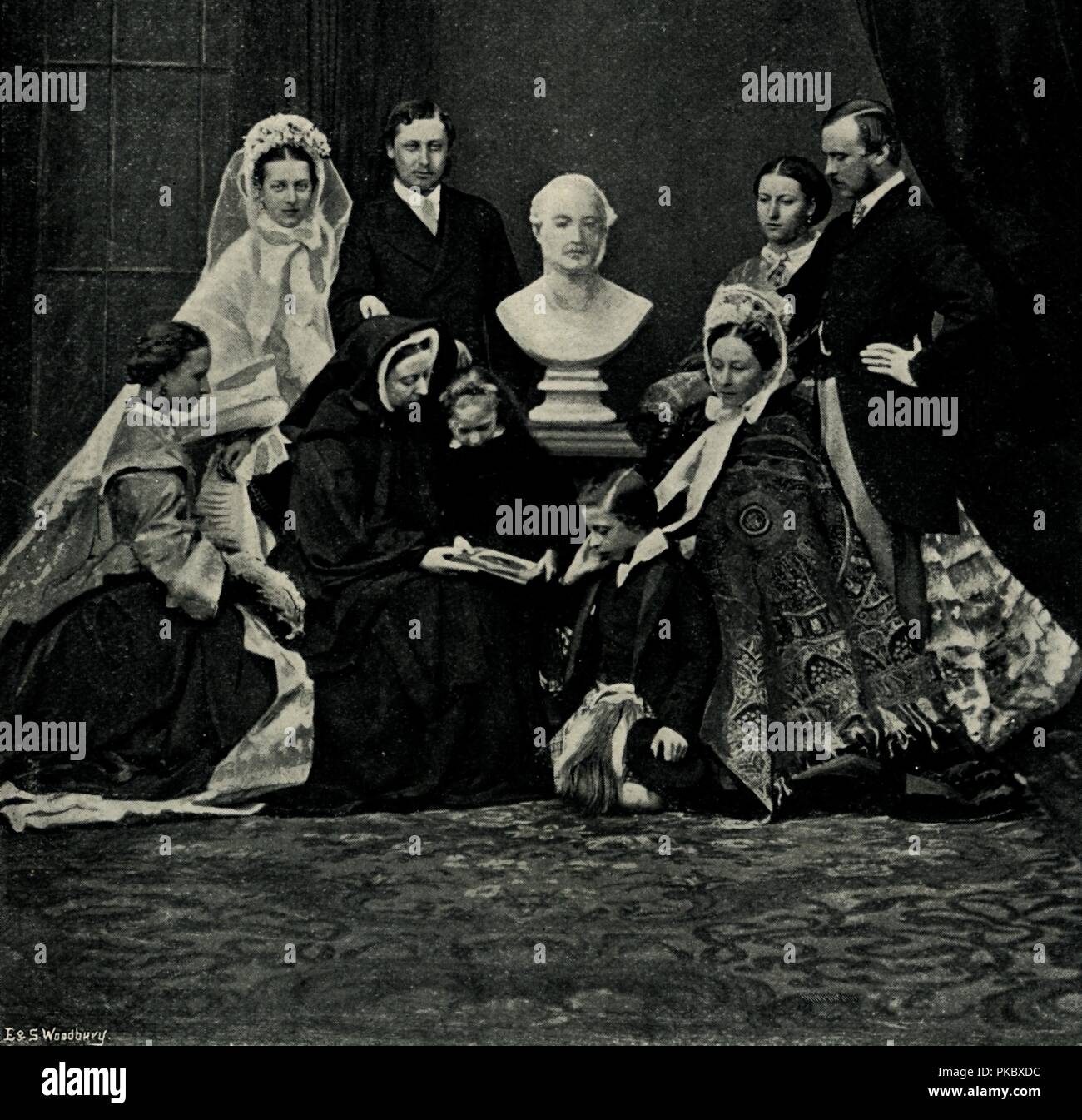Royal family group hi-res stock photography and images - Alamy