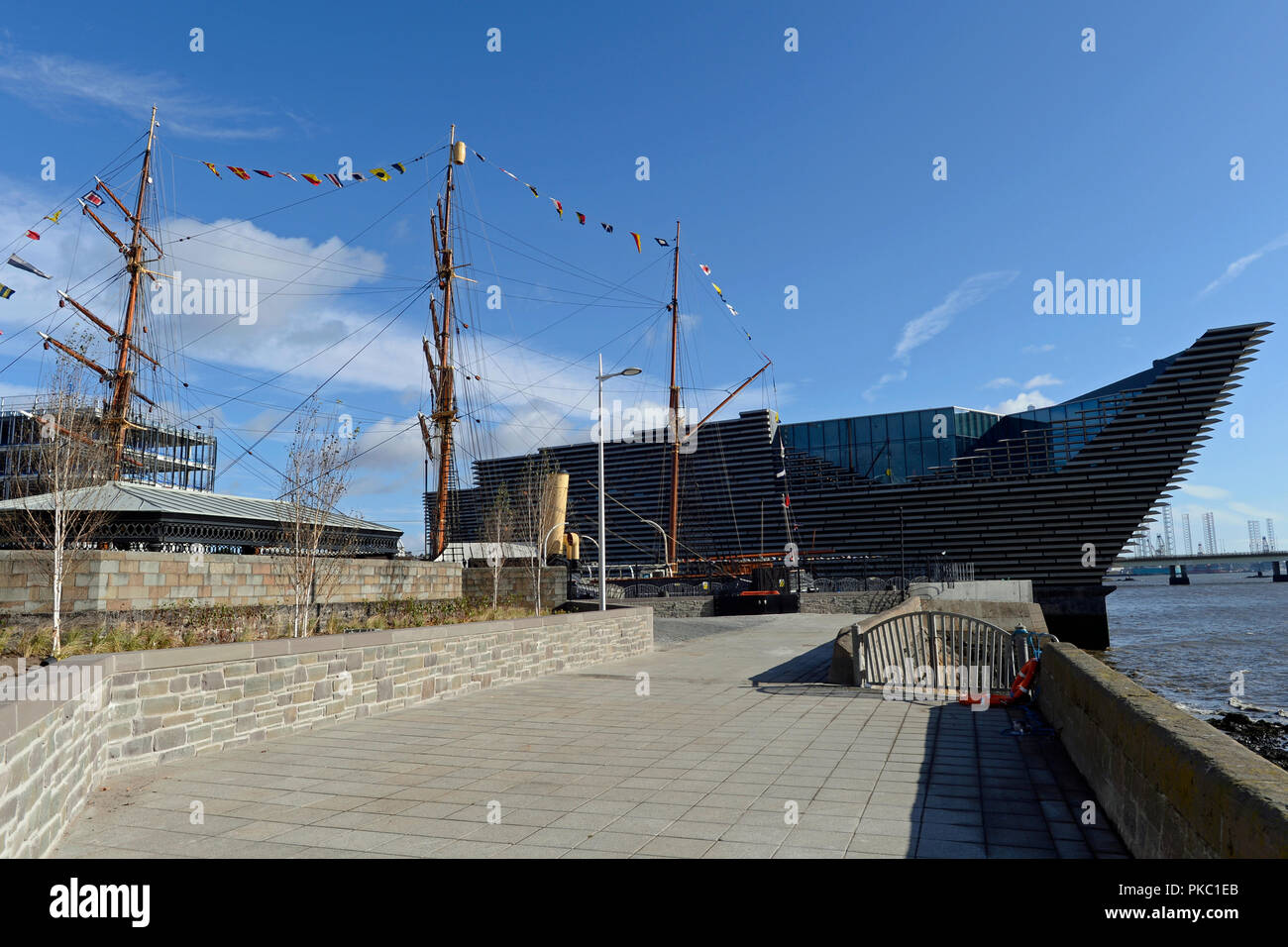 Dundee, Scotland, United Kingdom, 12, September, 2018. The new V & A Dundee museum ahead of the grand opening on Saturday, with Captain Scott's ship Discovery in the foreground, September 15, 2018. © Ken Jack / Alamy Live News Stock Photo
