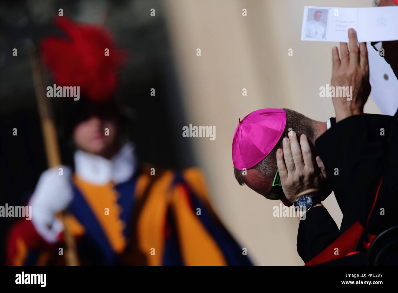 September 12, 2018 - Vatican City (Holy See) Bishop during the Pope Francis General Audience in St. Peter's Square at the Vatican. Credit: Evandro Inetti/ZUMA Wire/Alamy Live News Stock Photo