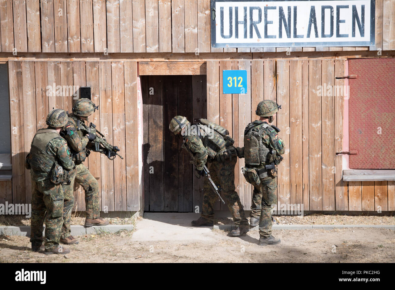 German soldiers exercises hi-res stock photography and images - Alamy