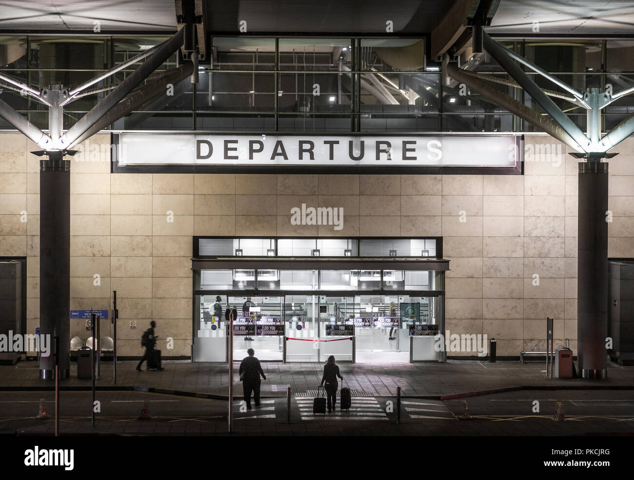 Cork, Ireland. 26th August 2017. Passengers begin to arrive at the departures entrance in Cork Airport for their early morning flights to various dest Stock Photo