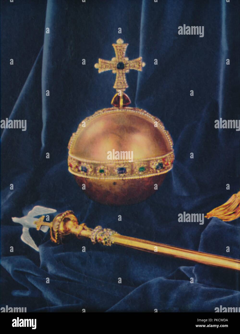 Queen coronation 1953 colour hi-res stock photography and images - Alamy