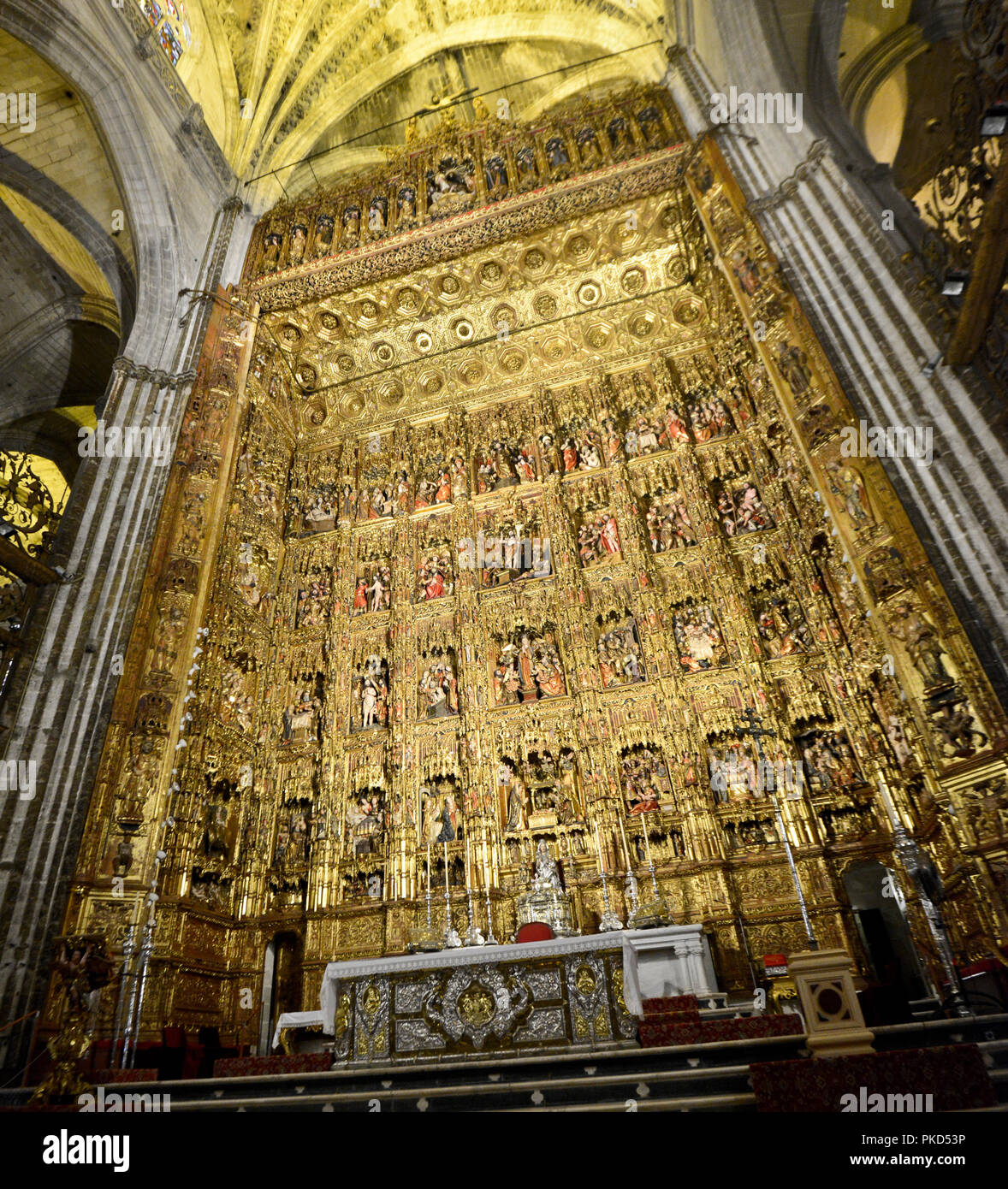 Sintético 102+ Imagen Bovedas De La Catedral De Sevilla Lleno