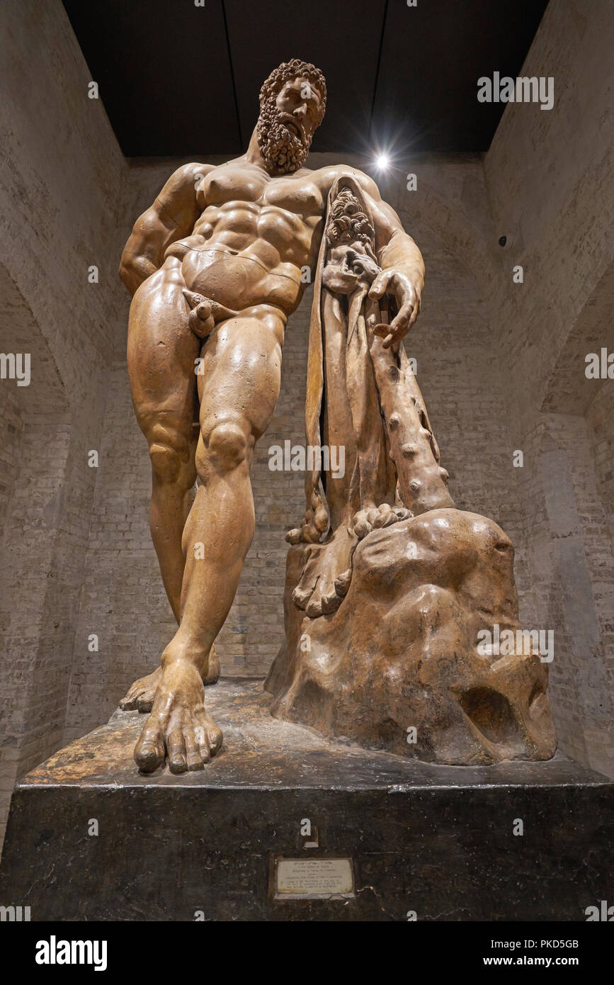 Statue of hercules royal academy hi-res stock photography and images ...