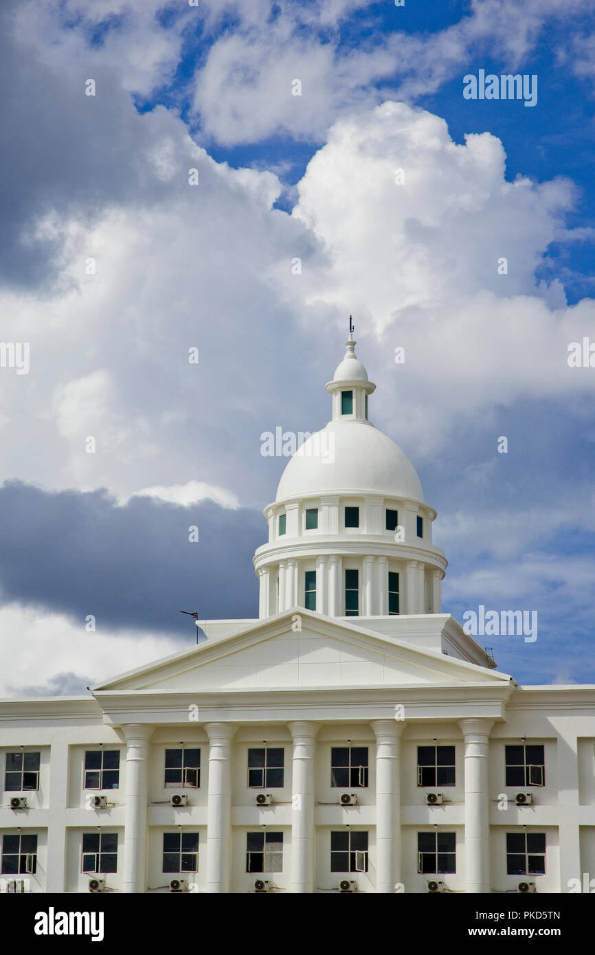 White House with Dome and cloud blue sky background Stock Photo - Alamy