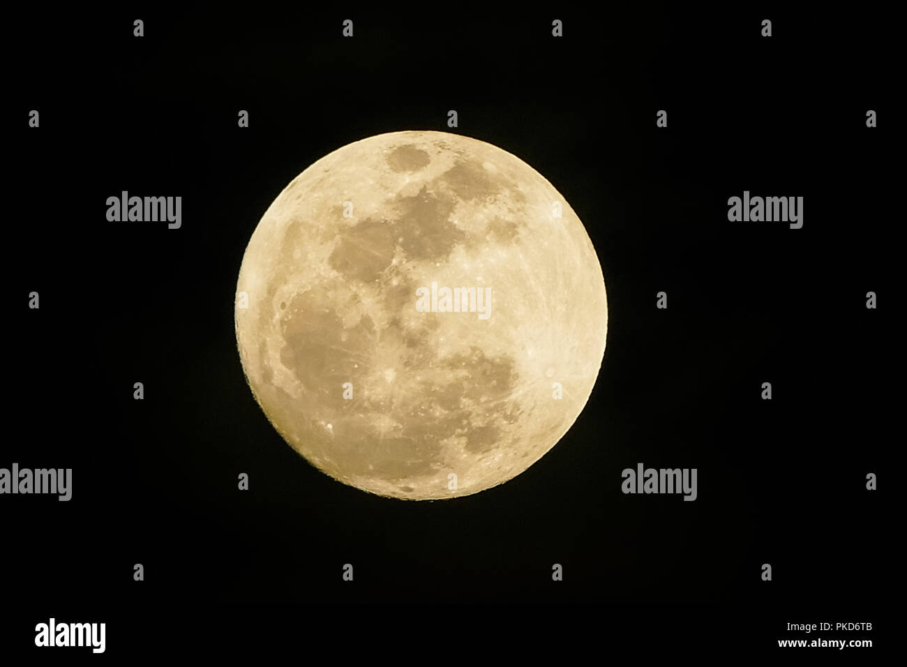 Full moon on dark black sky at night Stock Photo - Alamy