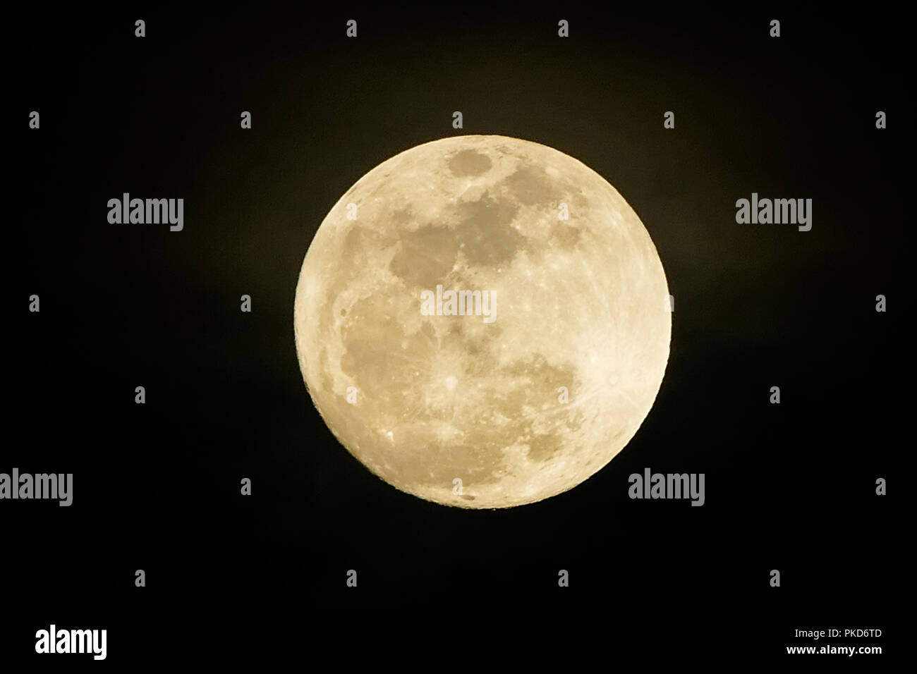 Full moon on dark black sky at night Stock Photo - Alamy